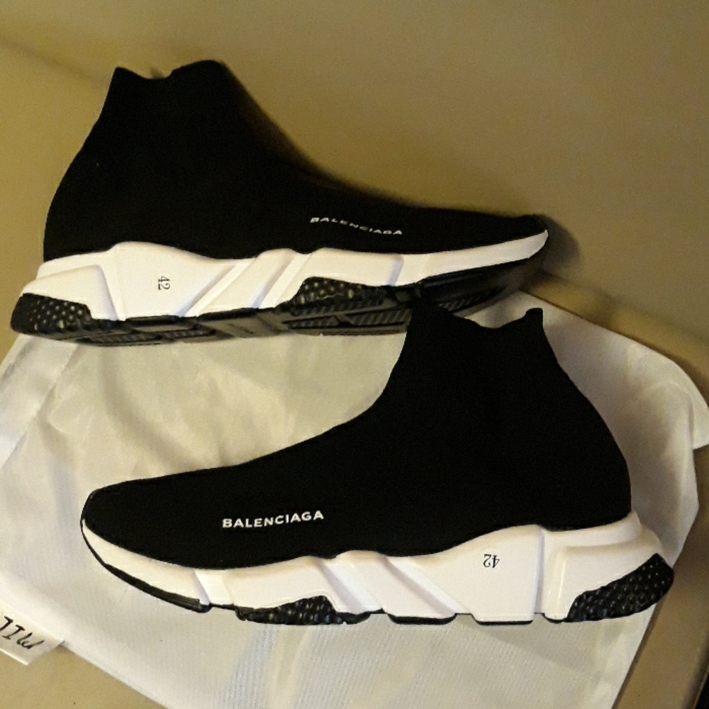 Balenciaga Speed Shoe - Picture 6 of 6